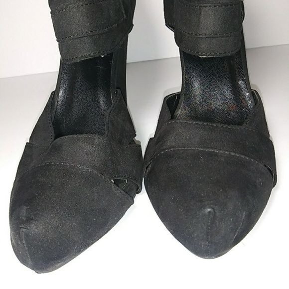 Black Faux Suede Black Heels Size 8 - Picture 5 of 8